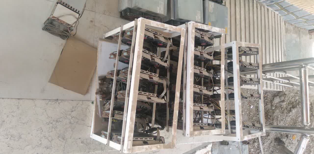 کشف و ضبط ۴۵ دستگاه ماینر غیرمجاز در قم 